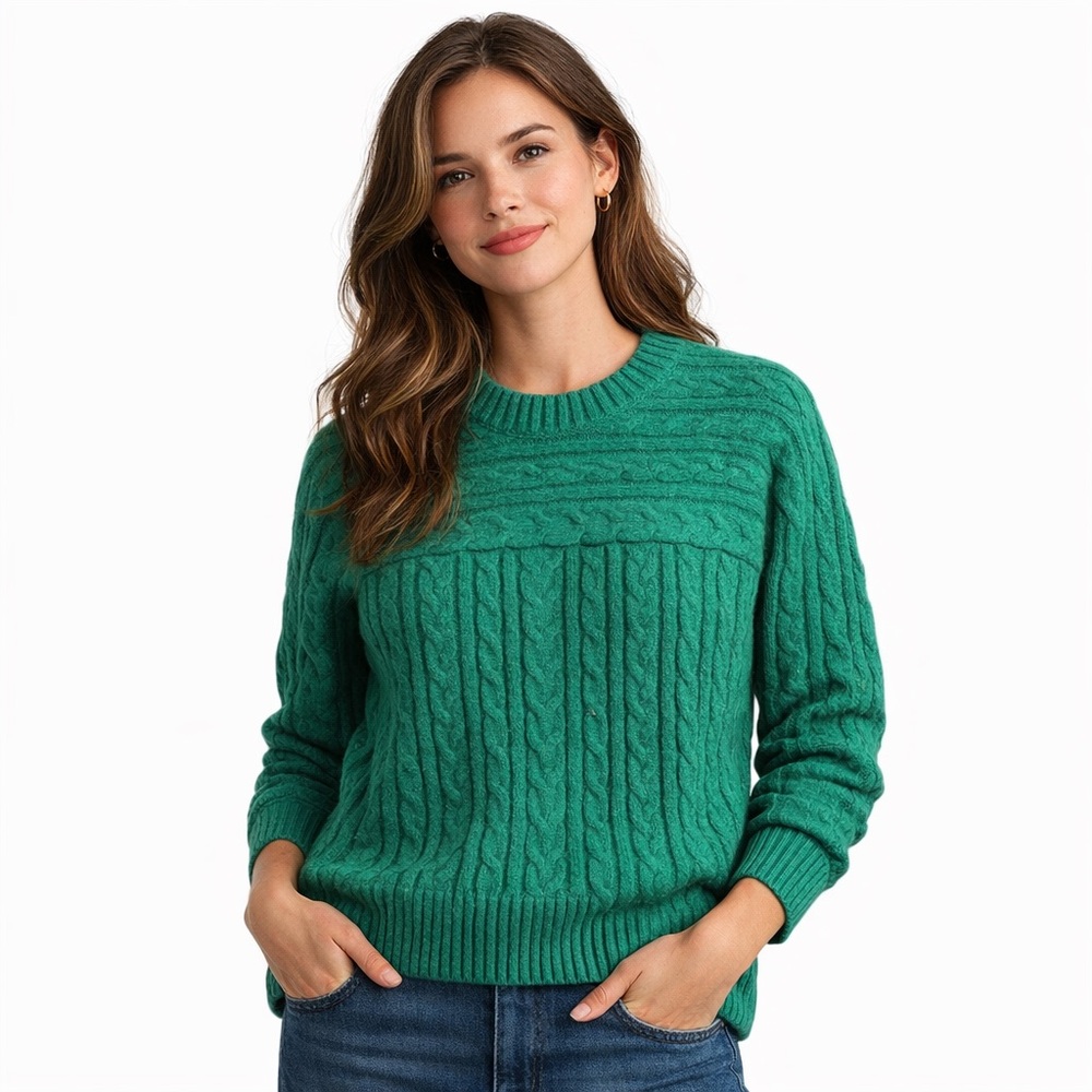 Green Cable Knit Sweater Women’s Small‎ (P2P 17”) Cozy Ribbed Crewneck
